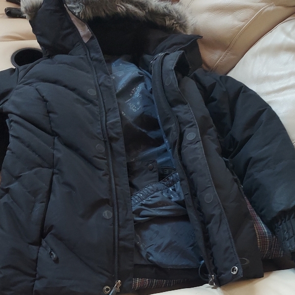 Oakley Women's Black Puffer Jacket with Fur Trim - Picture 7 of 11